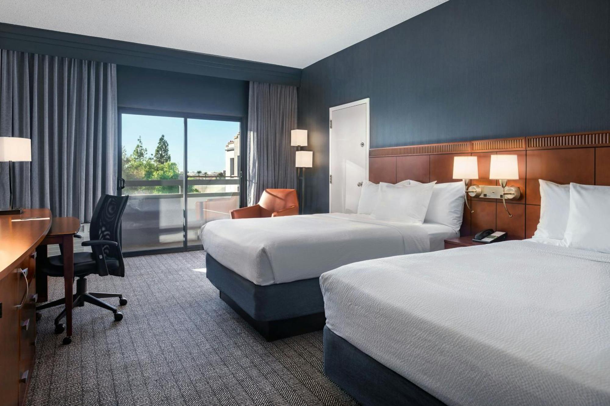 Courtyard By Marriott Phoenix Airport Eksteriør billede
